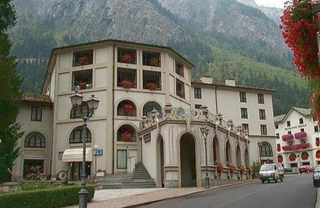 Residence Universo Pré-Saint-Didier Екстериор снимка
